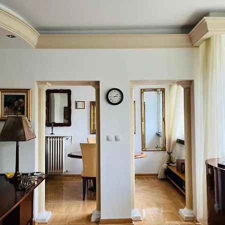 Apartment St.